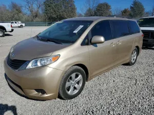 Toyota Sienna 3.5L 6 2011