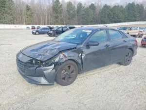 Hyundai Elantra 2.0L 4 2023