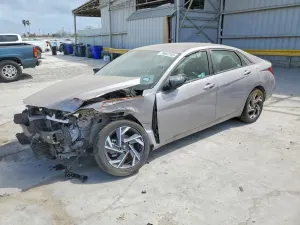 Hyundai Elantra 2.0L 4 2025