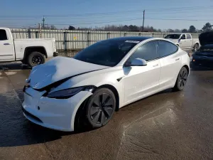 Tesla Model 3 2024