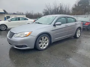 Chrysler 200 2.4L 4 2013