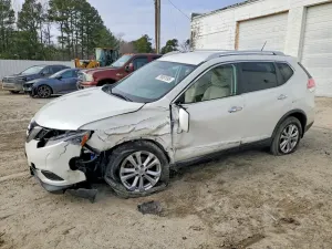 Nissan Rogue 2.5L 4 2015