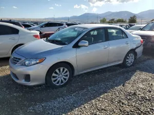 Toyota Corolla BASE 1.8L 4 2013