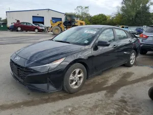 Hyundai Elantra SE 2.0L 4 2021