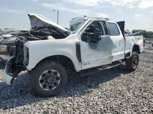 Ford F-350 6.7L 8 2024