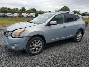 Nissan Rogue S 2.5L 4 2013