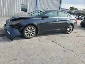 Hyundai Sonata SE 2.4L 4 2013