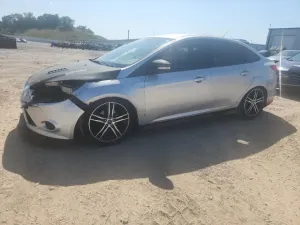 Ford Focus SE 2.0L 4 2014