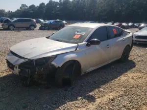 Nissan Altima SR 2.5L 4 2020