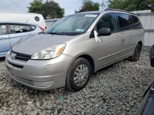 Toyota Sienna CE 3.3L 6 2005