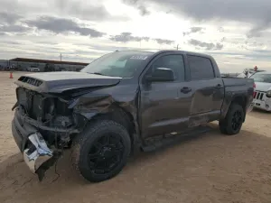 Toyota Tundra CREWMAX SR5 4.6L 8 2019