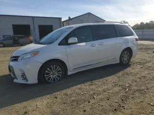 Toyota Sienna XLE 3.5L 6 2018