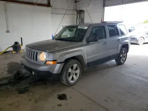 Jeep Patriot LATITUDE 2.4L 4 2015