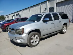 Chevrolet Suburban K1500 LTZ 5.3L 8 2013
