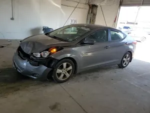 Hyundai Elantra GLS 1.8L 4 2013
