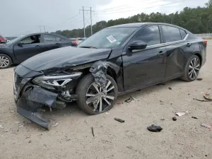 Nissan Altima SR 2.5L 4 2019