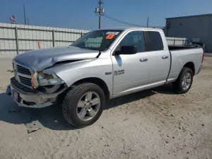 RAM 1500 SLT 5.7L 8 2015