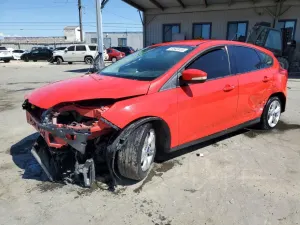 Ford Focus SE 2.0L 4 2013