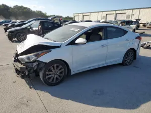 Hyundai Elantra SE 1.8L 4 2016