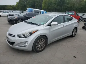 Hyundai Elantra SE 1.8L 4 2015