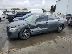 Toyota Camry BASE 2.5L 4 2011