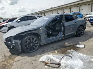 Tesla Model S 2013