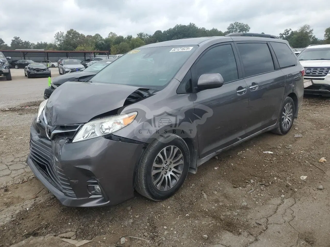Toyota Sienna XLE 3.5L 6 2019