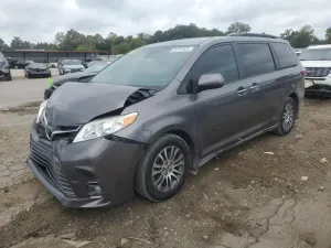 Toyota Sienna XLE 3.5L 6 2019