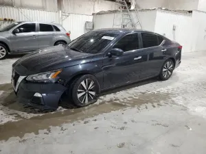 Nissan Altima SV 2.5L 4 2022