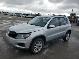 Volkswagen Tiguan S 2.0L 4 2017