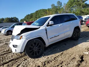 Jeep Grand Cherokee LAREDO 3.6L 6 2017