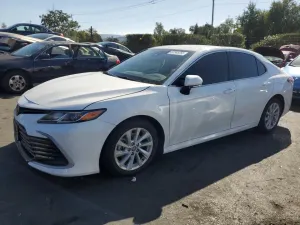 Toyota Camry LE 2.5L 4 2023