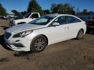 Hyundai Sonata SE 2.4L 4 2015