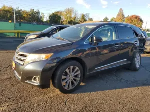 Toyota Venza LE 2.7L 4 2014
