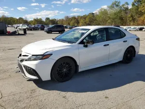 Toyota Camry SE 2.5L 4 2022