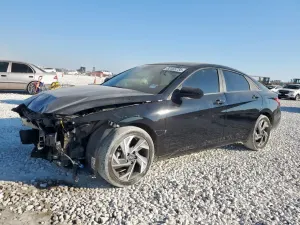 Hyundai Elantra 2.0L 4 2025