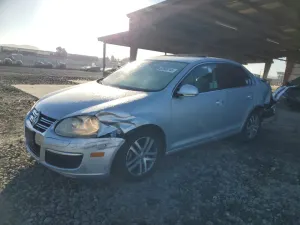 Volkswagen Jetta 2.5L OPTION PACKAGE 1 2.5L 5 2005