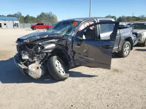 Toyota Tundra CREWMAX SR5 5.7L 8 2017