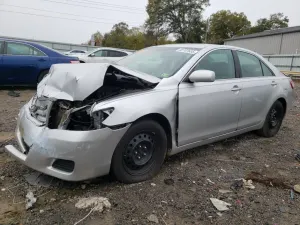 Toyota Camry BASE 2.5L 4 2010