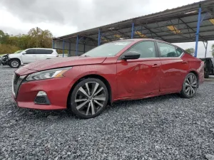Nissan Altima SR 2.5L 4 2022