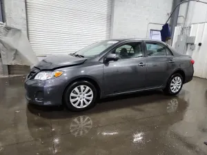Toyota Corolla BASE 1.8L 4 2013