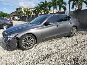 Infiniti Q50 PURE 3.0L 6 2020