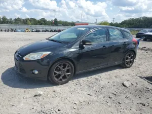 Ford Focus SE 2.0L 4 2014