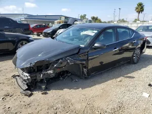 Nissan Altima SV 2.5L 4 2025