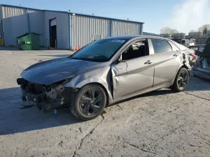 Hyundai Elantra SEL 2.0L 4 2021