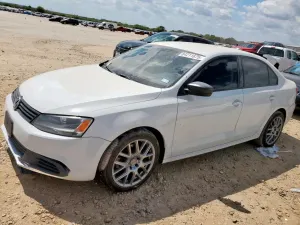 Volkswagen Jetta BASE 2.0L 4 2014
