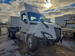 Freightliner Cascadia 12.8L 6 2024