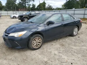Toyota Camry LE 2.5L 4 2017