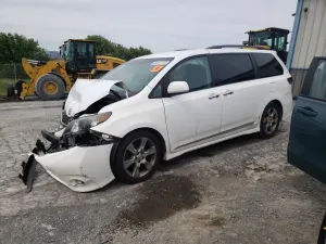 Toyota Sienna SPORT 3.5L 6 2013