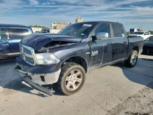 RAM 1500 SLT 5.7L 8 2019